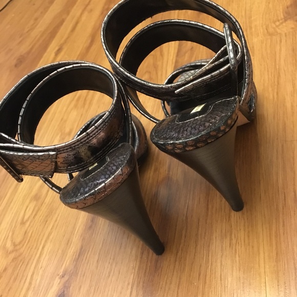 Max Studio Snakeskin Heels - Picture 6 of 8